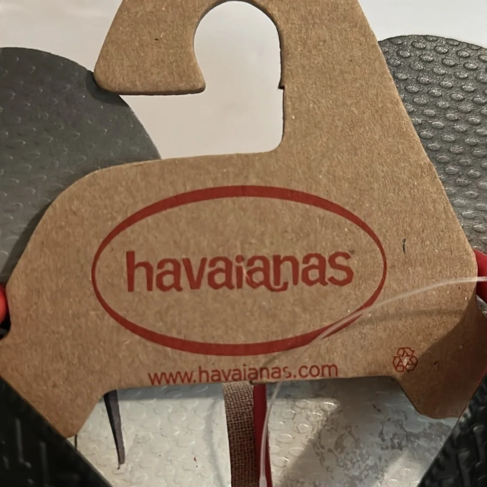 Havaianas Flip Flop - Top Marvel - Ruby Red/Black BNWT size 9/10 men